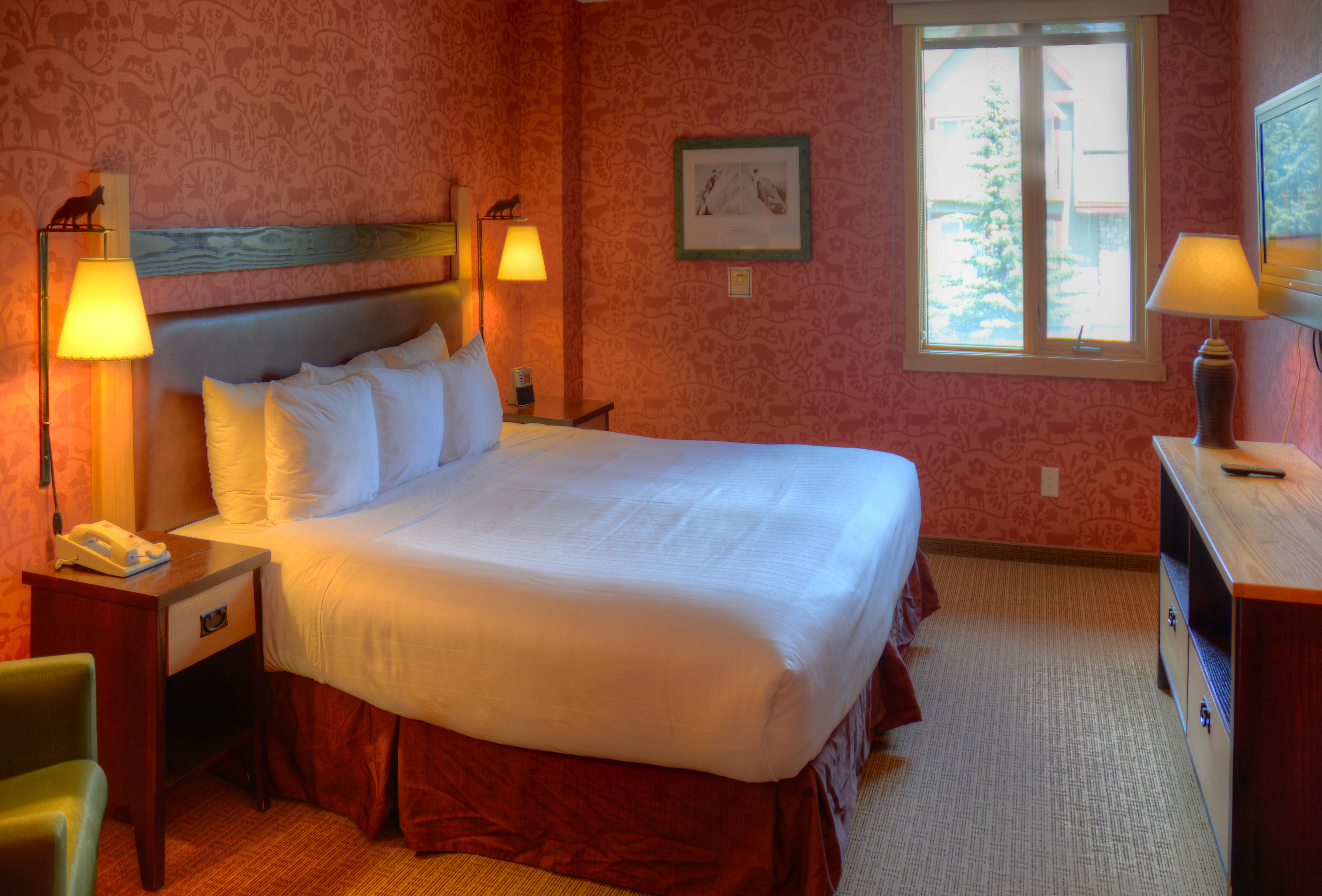 Fox Hotel & Suites