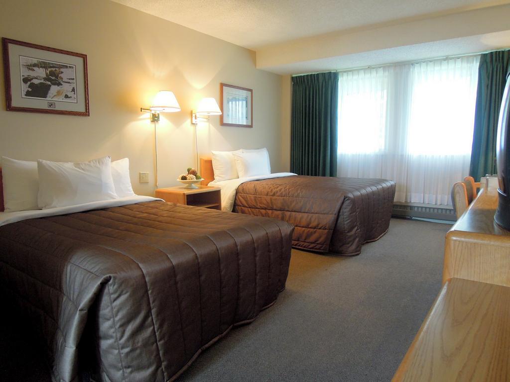 Peaks Hotel & Suites