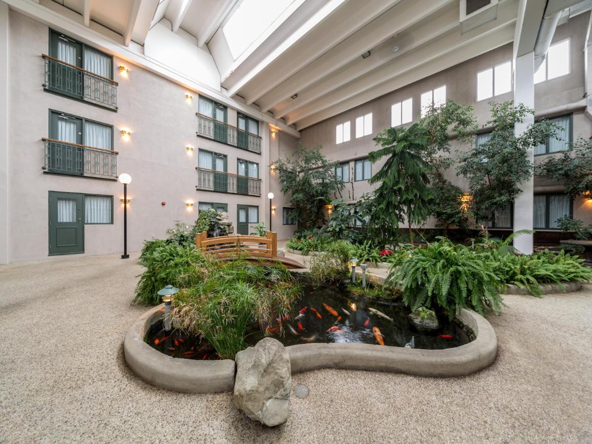 Heritage Inn Hotel & Convention Centre
