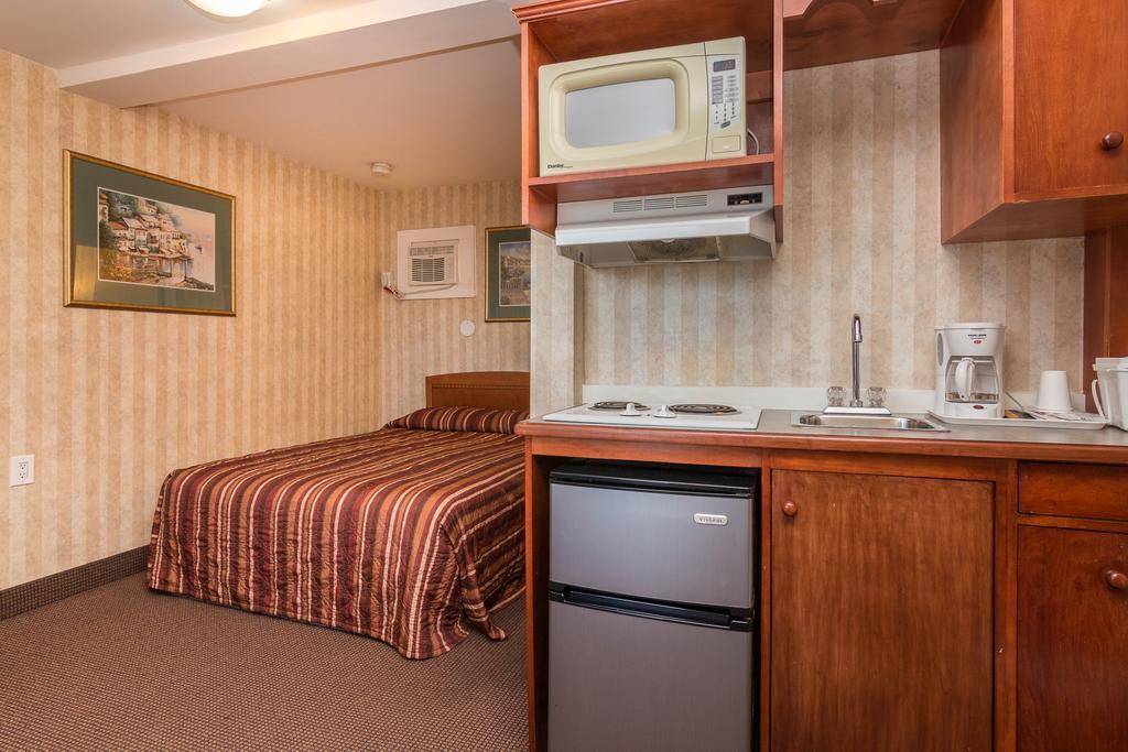 Canadas Best Value Inn Chinook Station