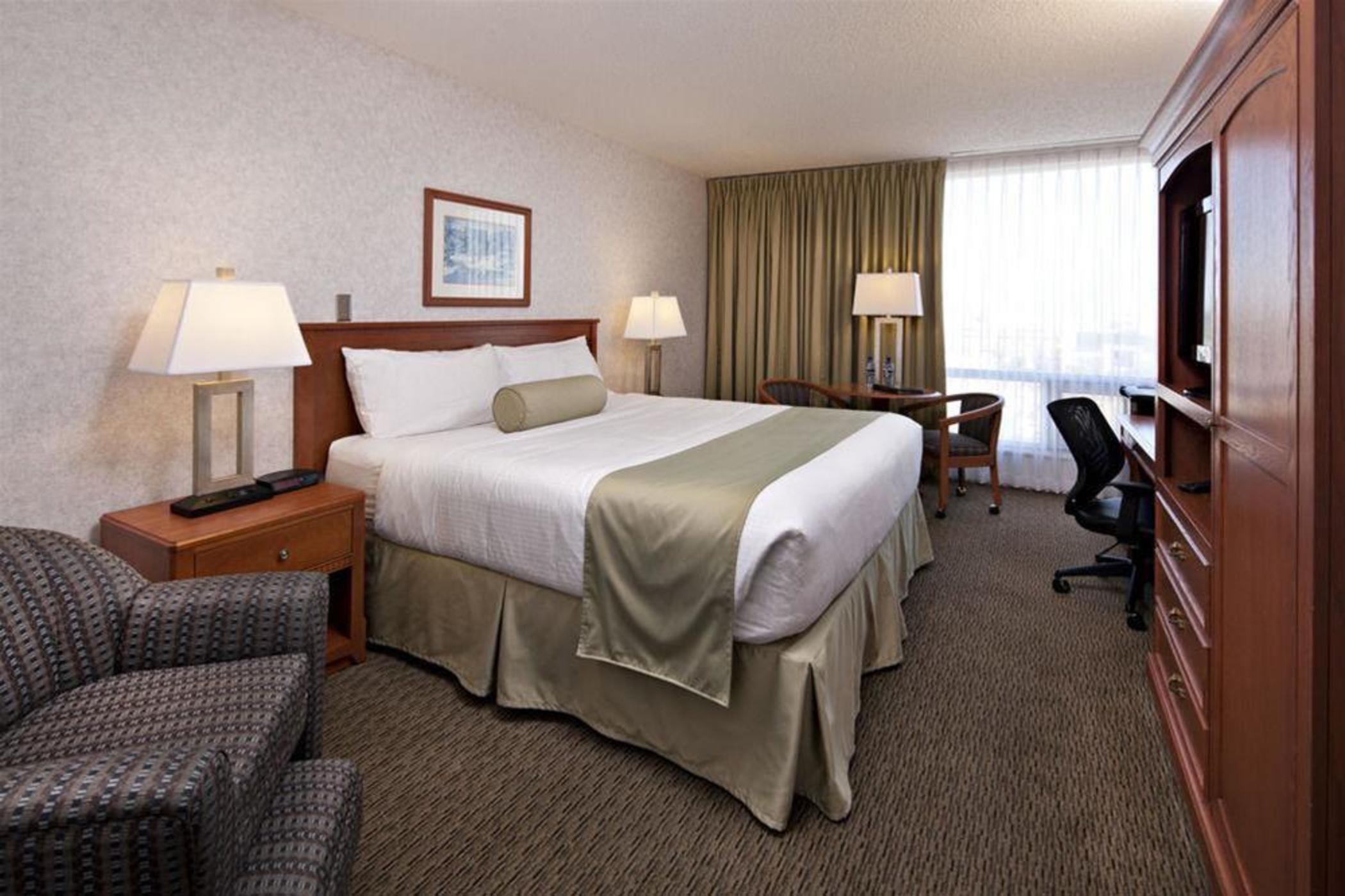 Carriage House Hotel & Conference Centre