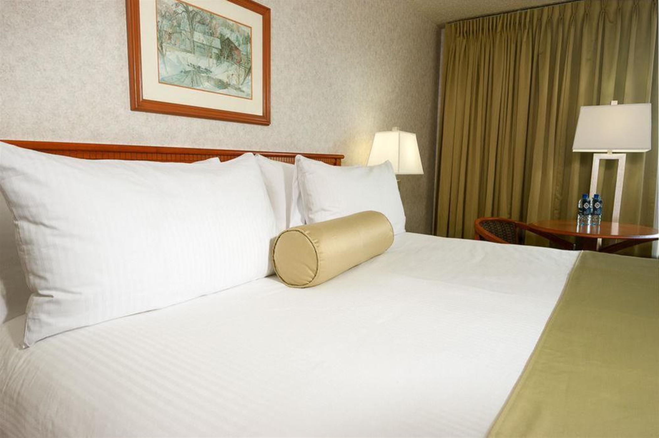Carriage House Hotel & Conference Centre