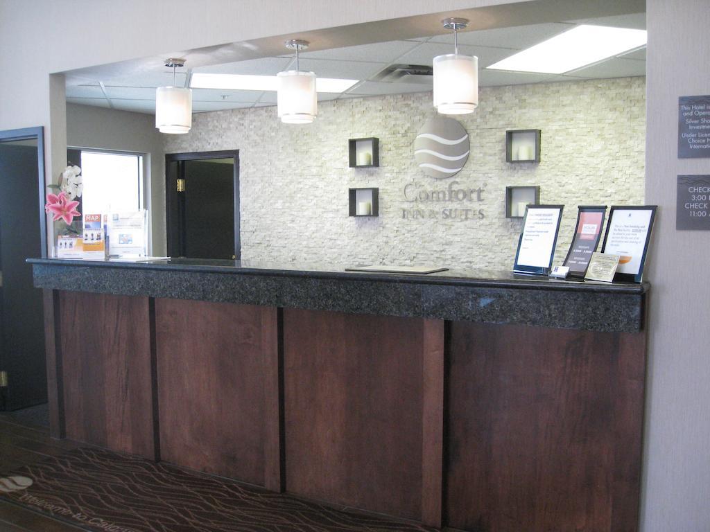 Comfort Inn & Suites Airport