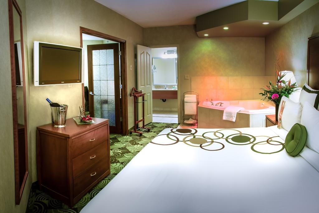 Deerfoot Inn and Casino