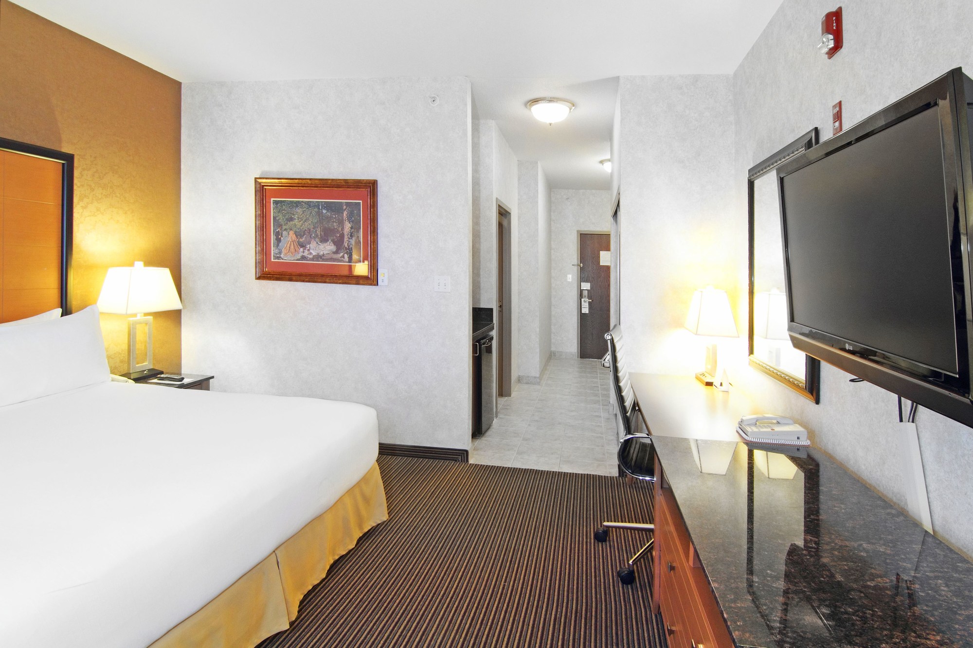 Holiday Inn Express Hotel & Suites Calgary South-Macleod Trail S