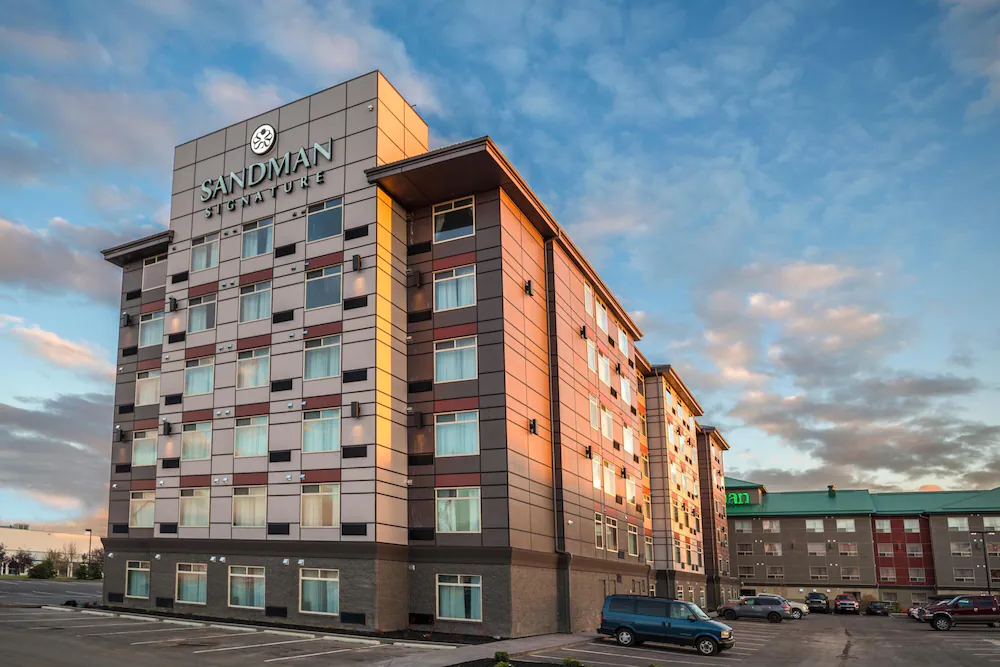 Sandman Signature Calgary Airport Hotel