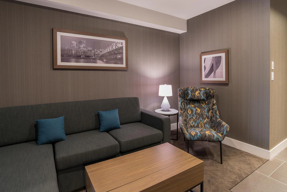 Sandman Signature Calgary Airport Hotel