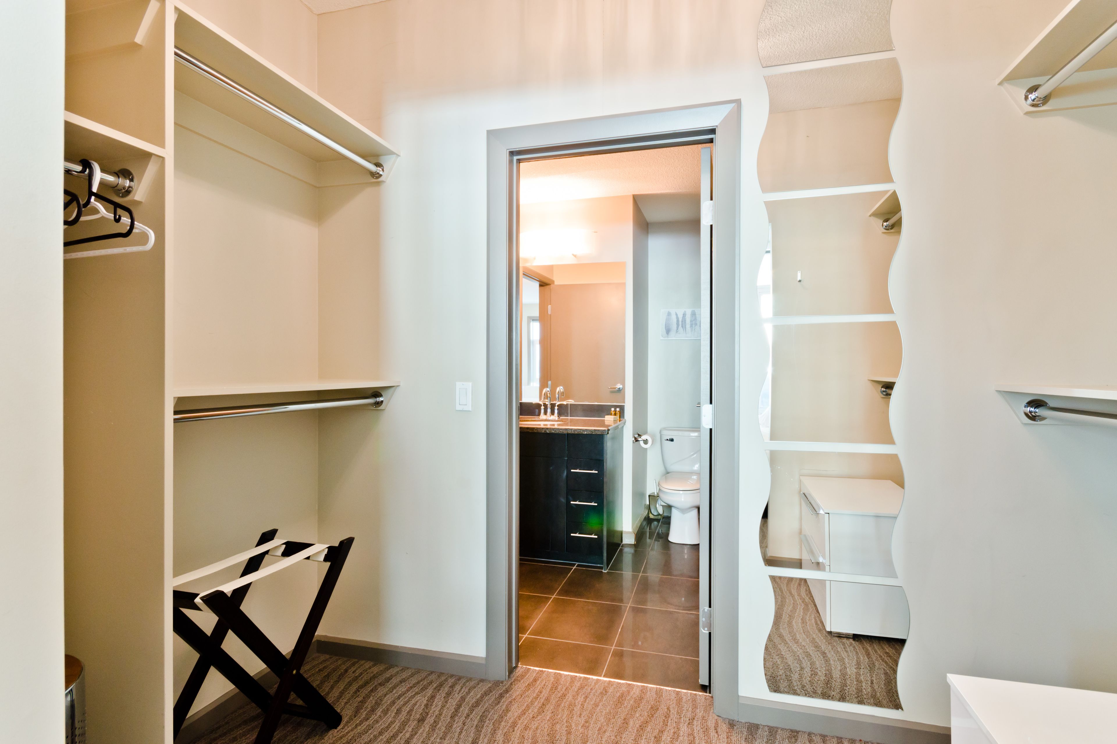 Suite Digs Vetro