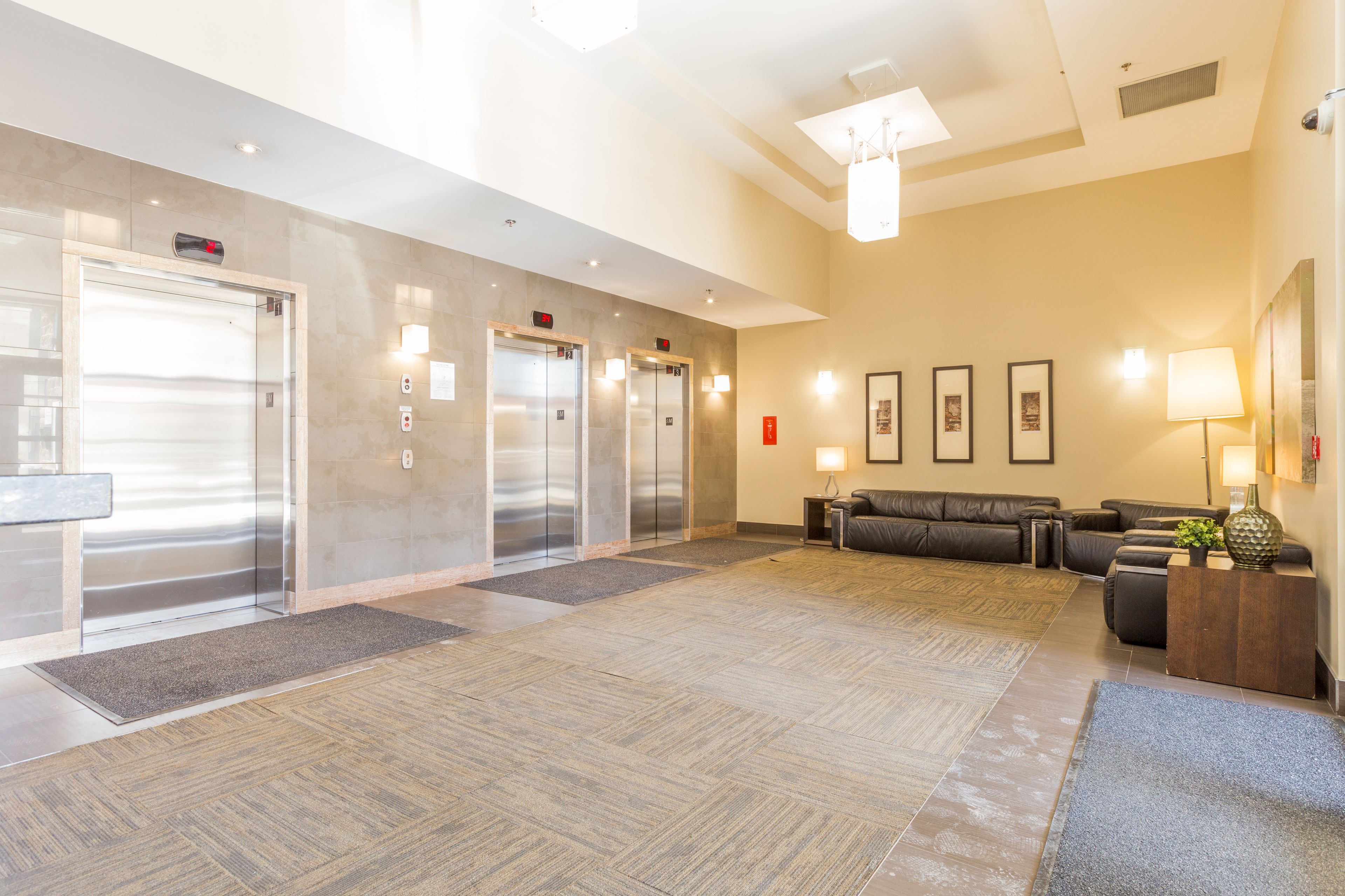 Suite Digs Vetro