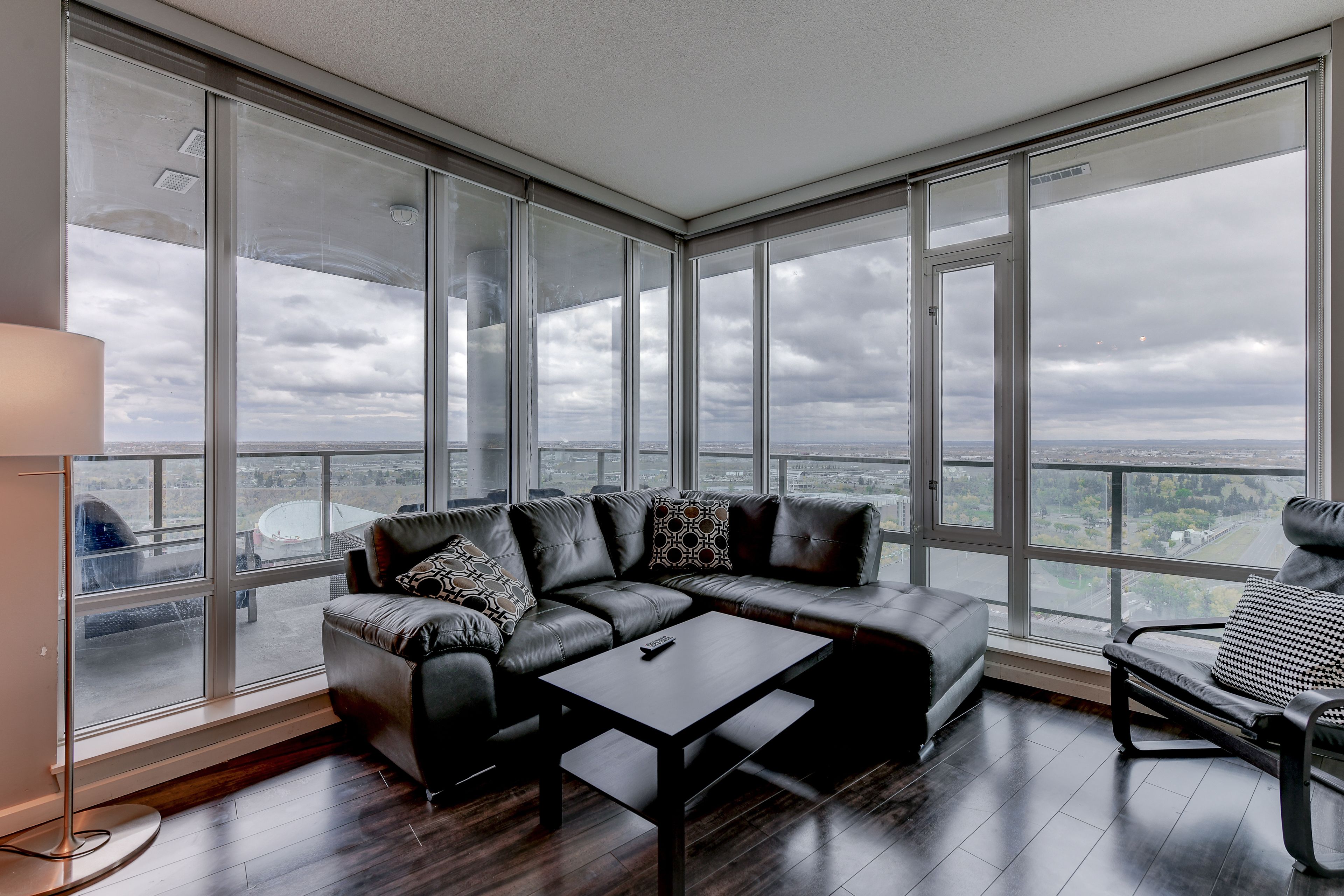 Suite Digs Vetro