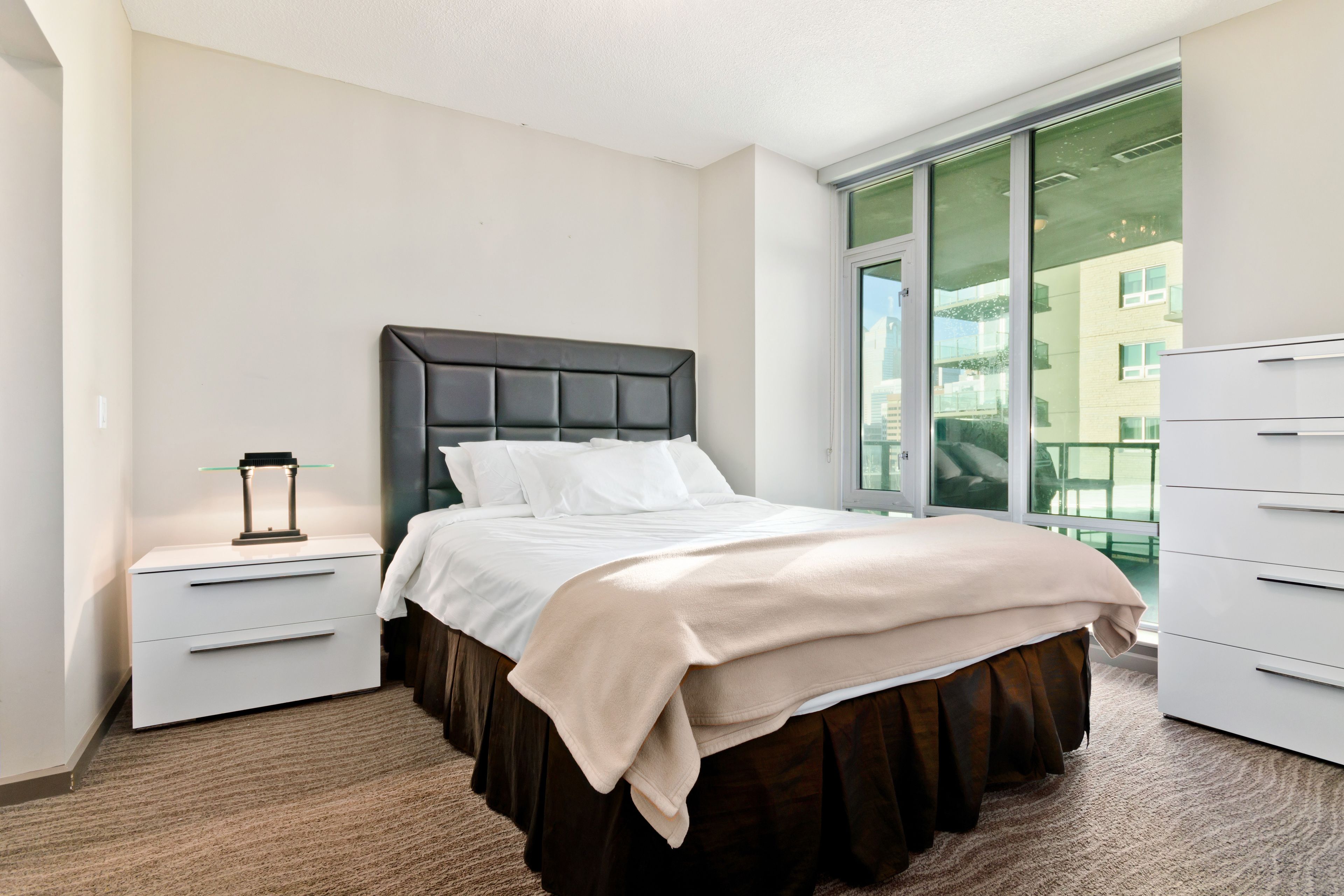 Suite Digs Vetro