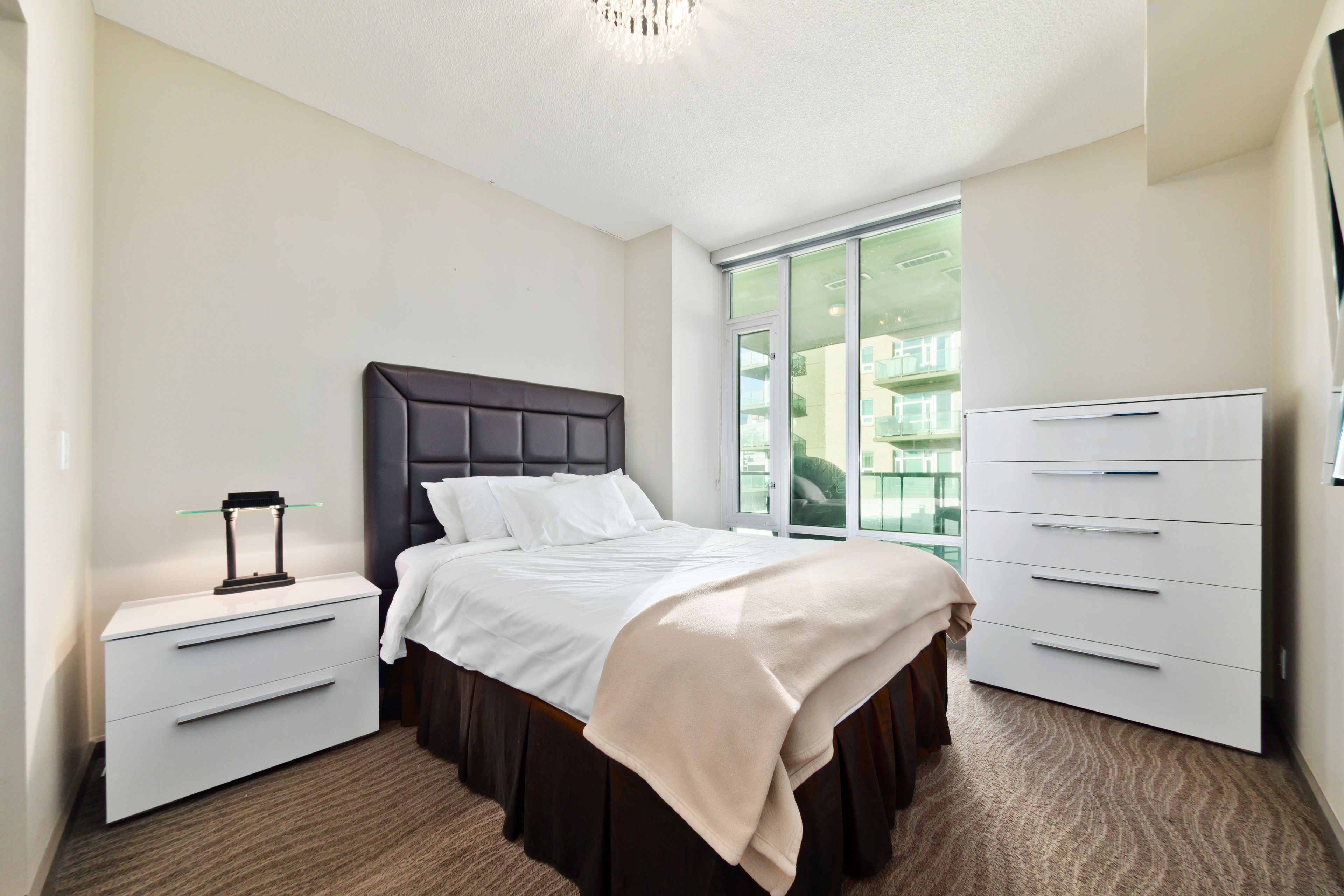 Suite Digs Vetro