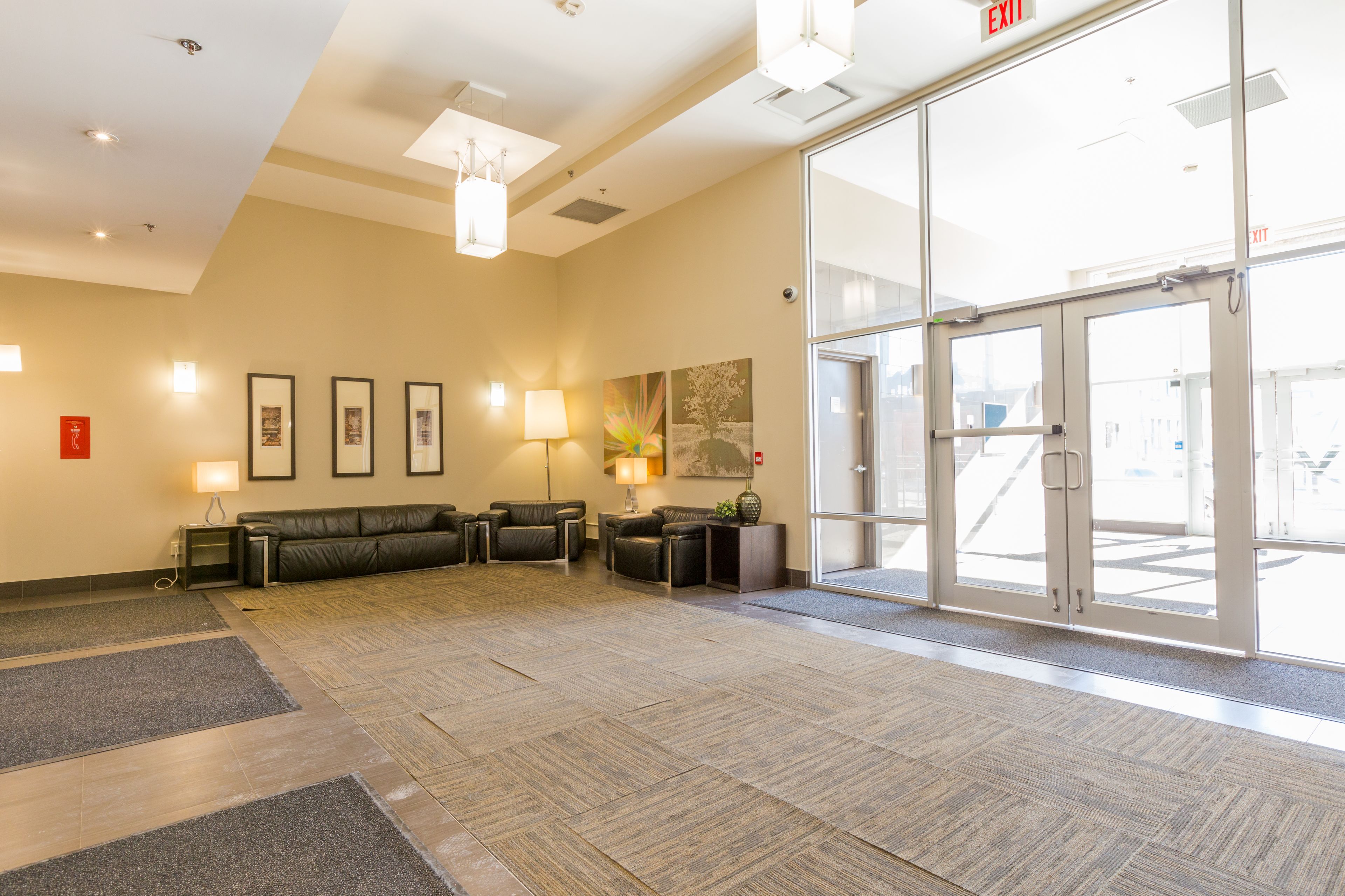Suite Digs Vetro