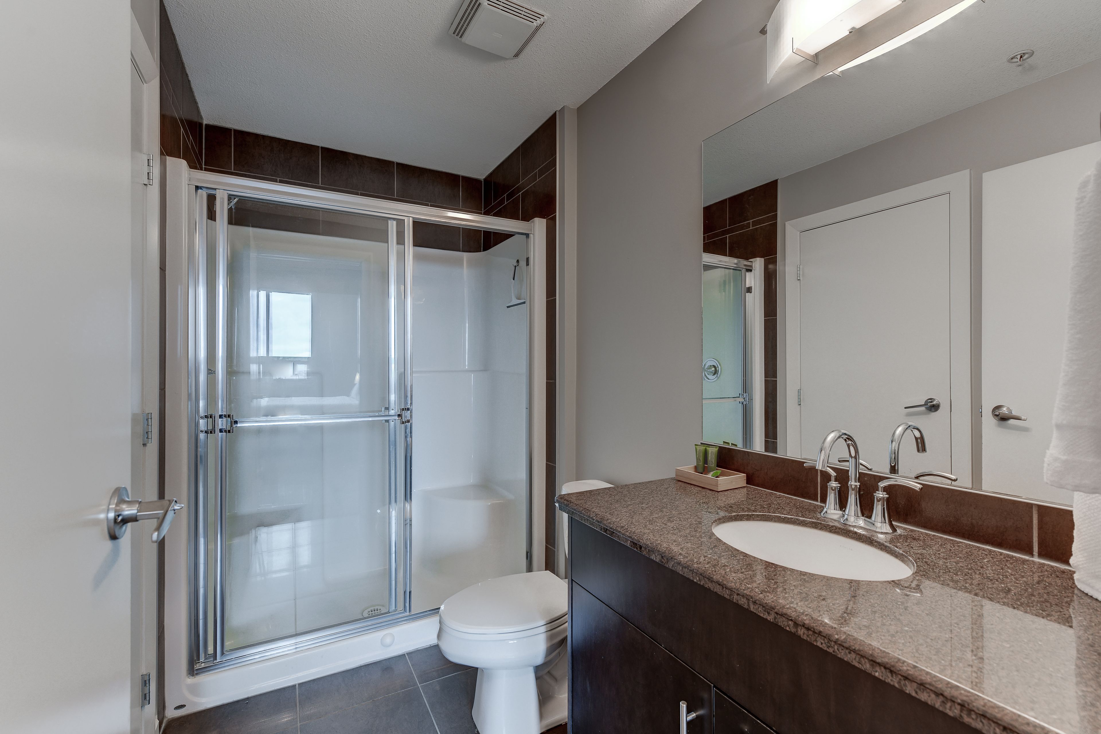 Suite Digs Vetro