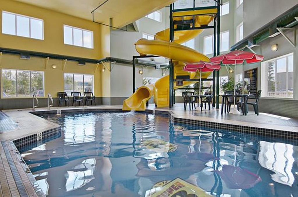 Super 8 by Wyndham Calgary Shawnessy Area