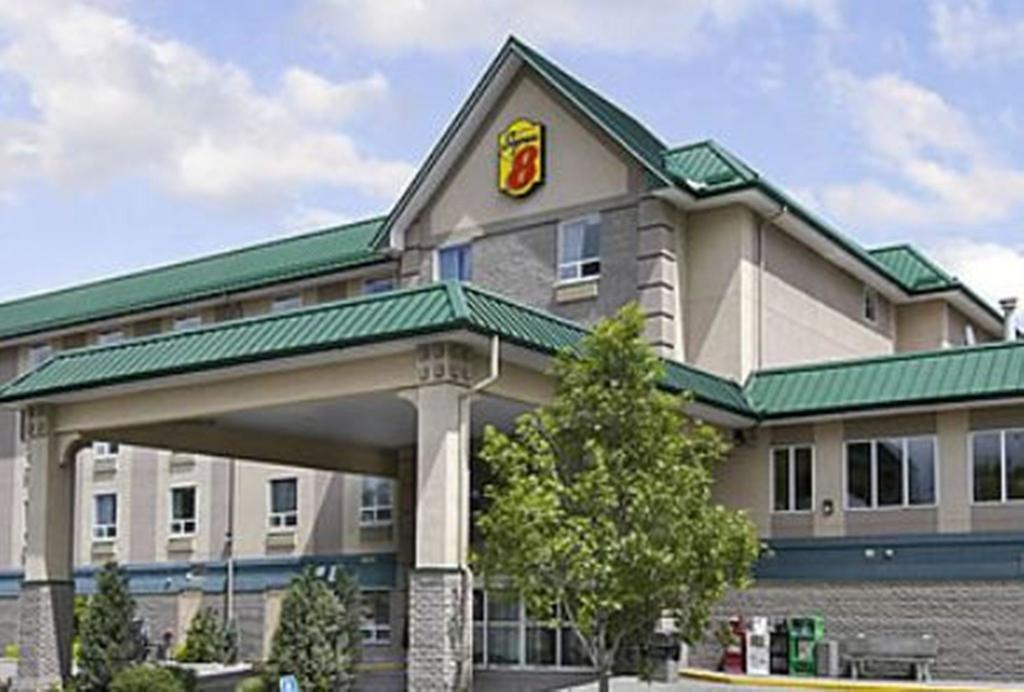 Super 8 by Wyndham Calgary Shawnessy Area