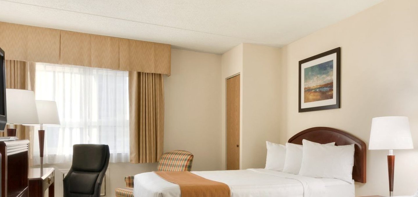 Emerald Hotel & Suites