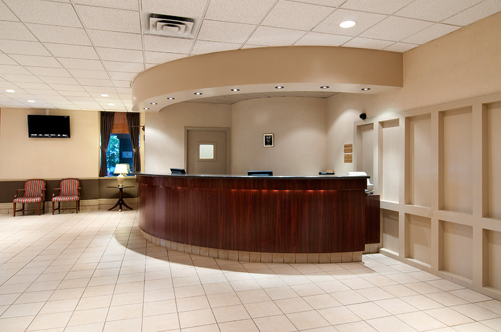 Emerald Hotel & Suites