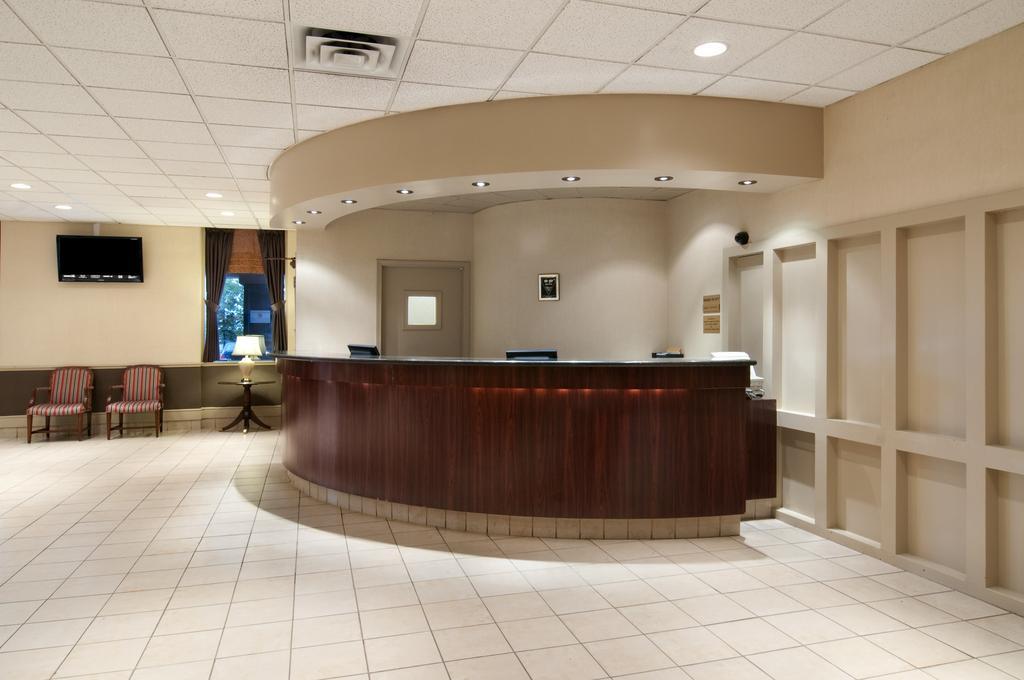 Emerald Hotel & Suites