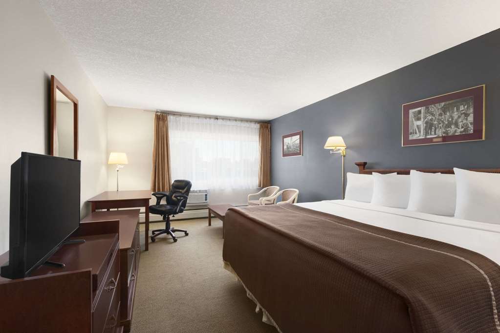 Travelodge by Wyndham Calgary South