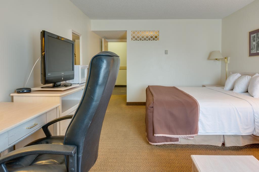Travelodge by Wyndham Calgary South
