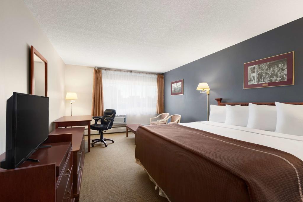 Travelodge by Wyndham Calgary South