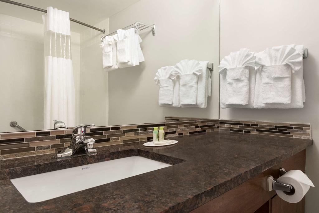 Travelodge by Wyndham Calgary South