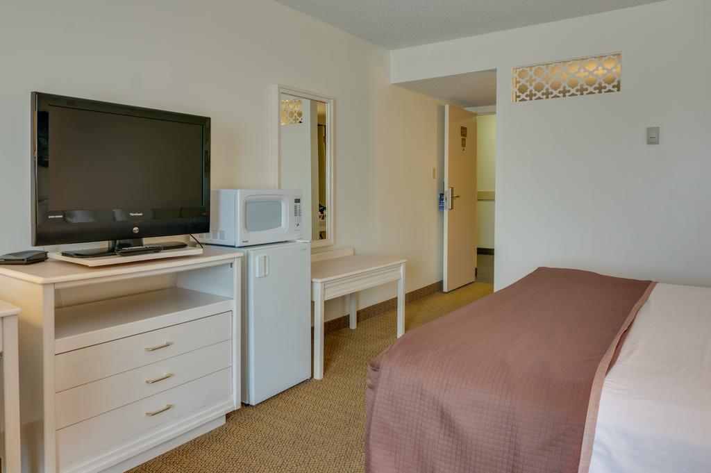 Travelodge by Wyndham Calgary South