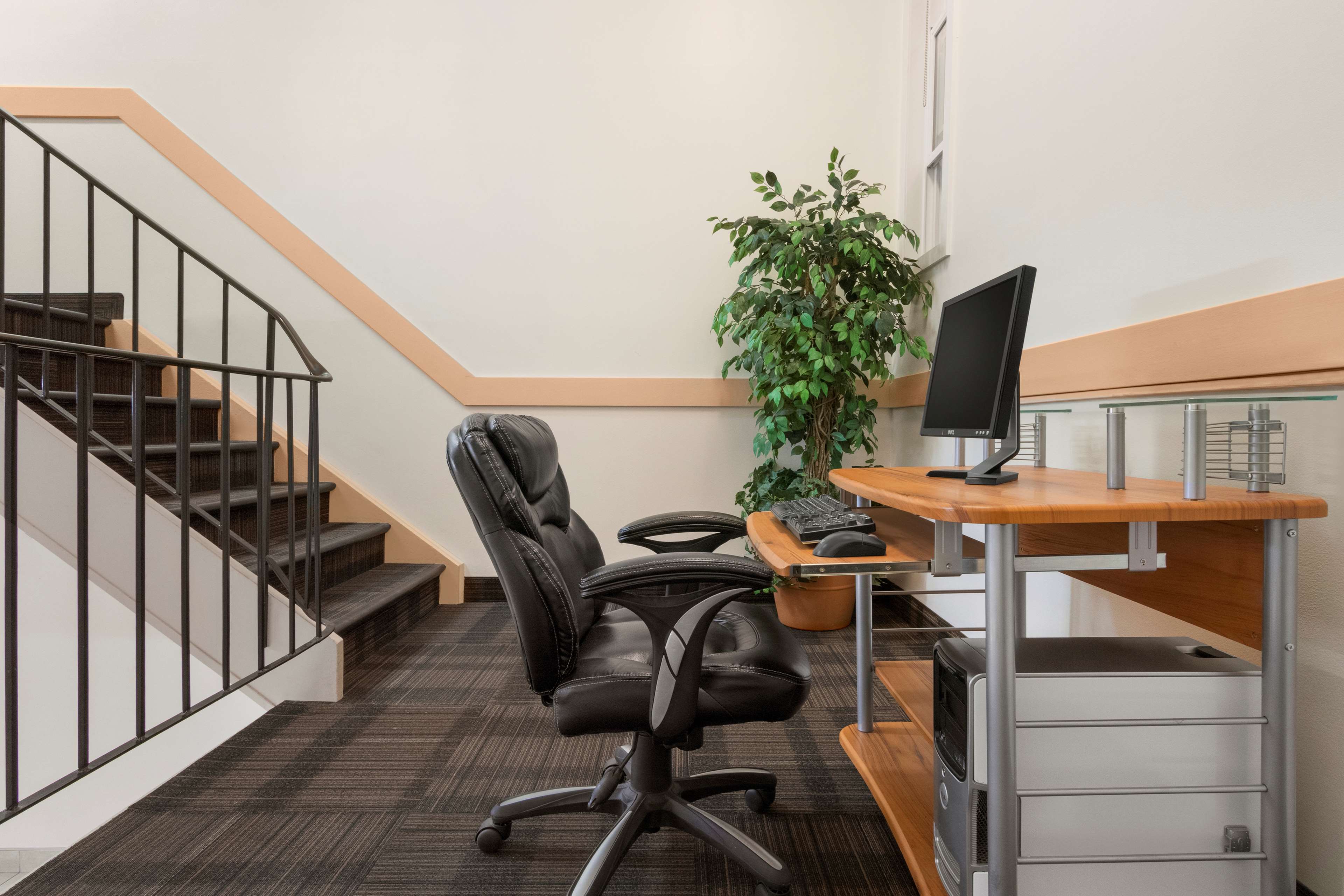 Travelodge by Wyndham Calgary South