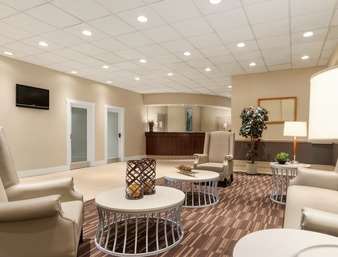 Emerald Hotel & Suites