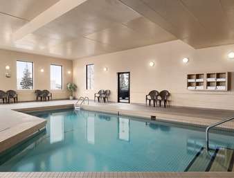 Emerald Hotel & Suites