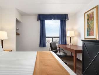 Emerald Hotel & Suites