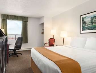 Emerald Hotel & Suites