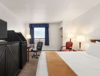 Emerald Hotel & Suites