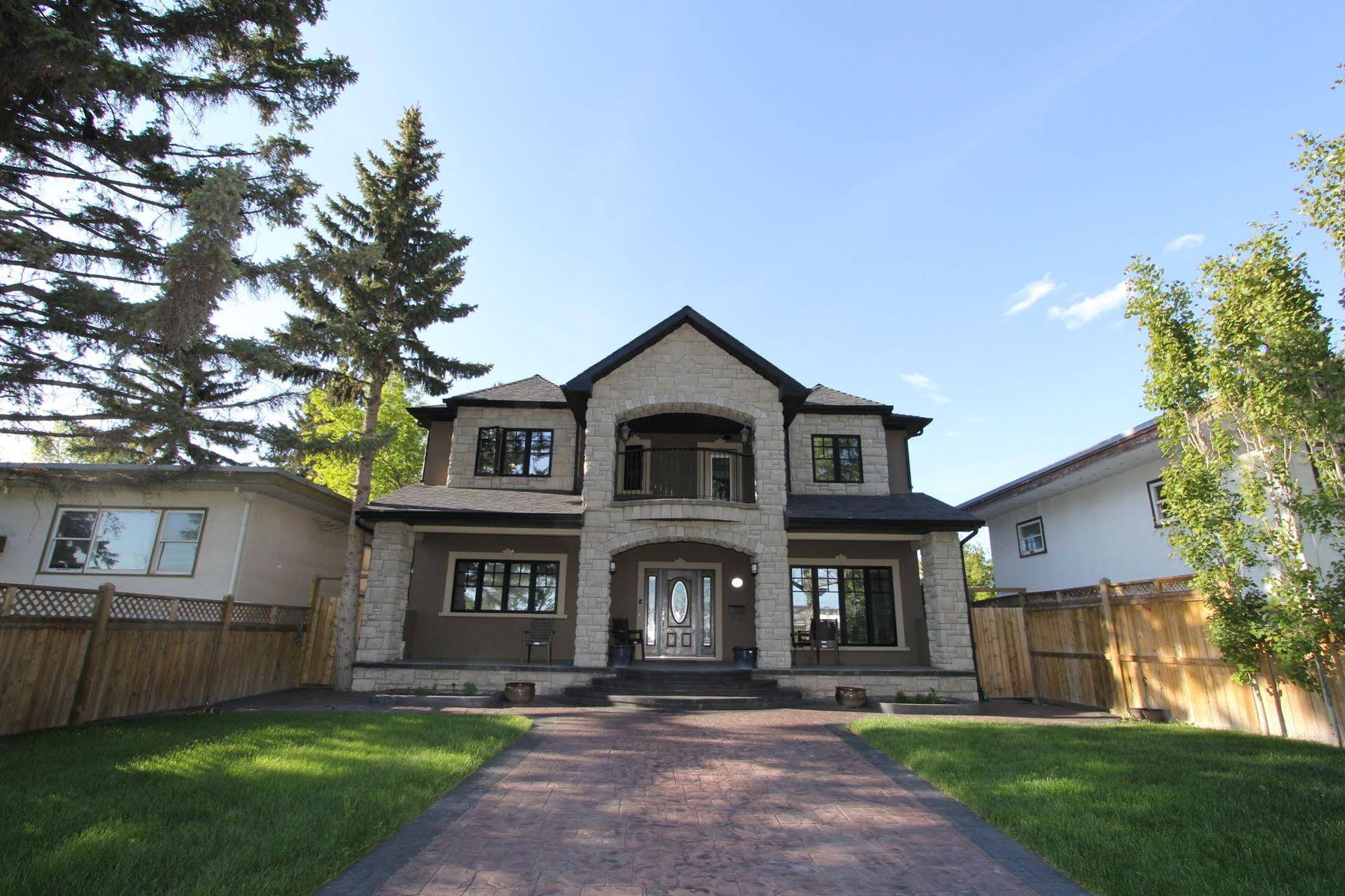Westmount River Inn