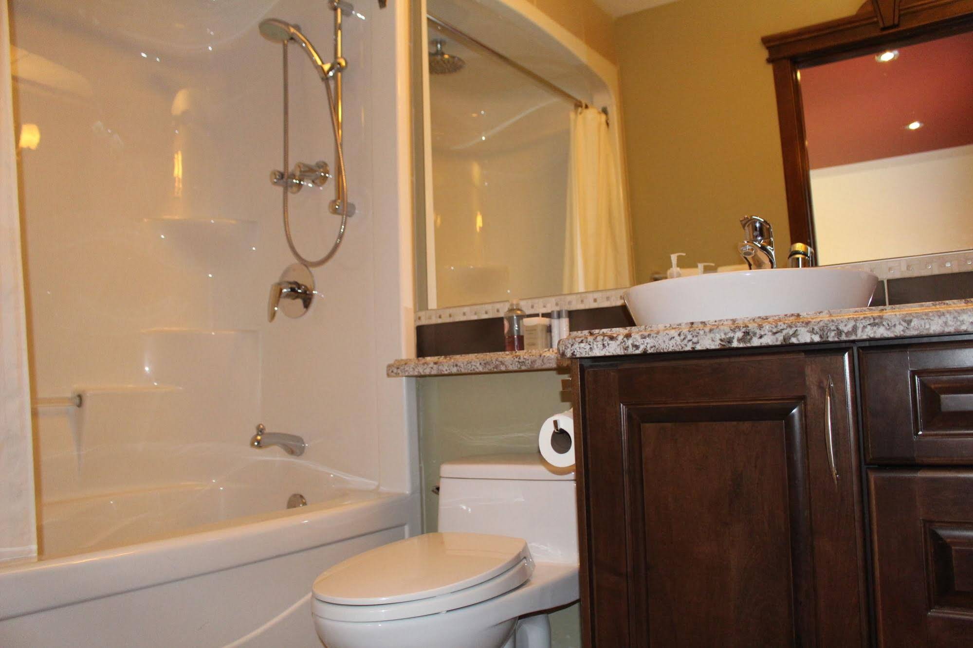 Westmount River Inn