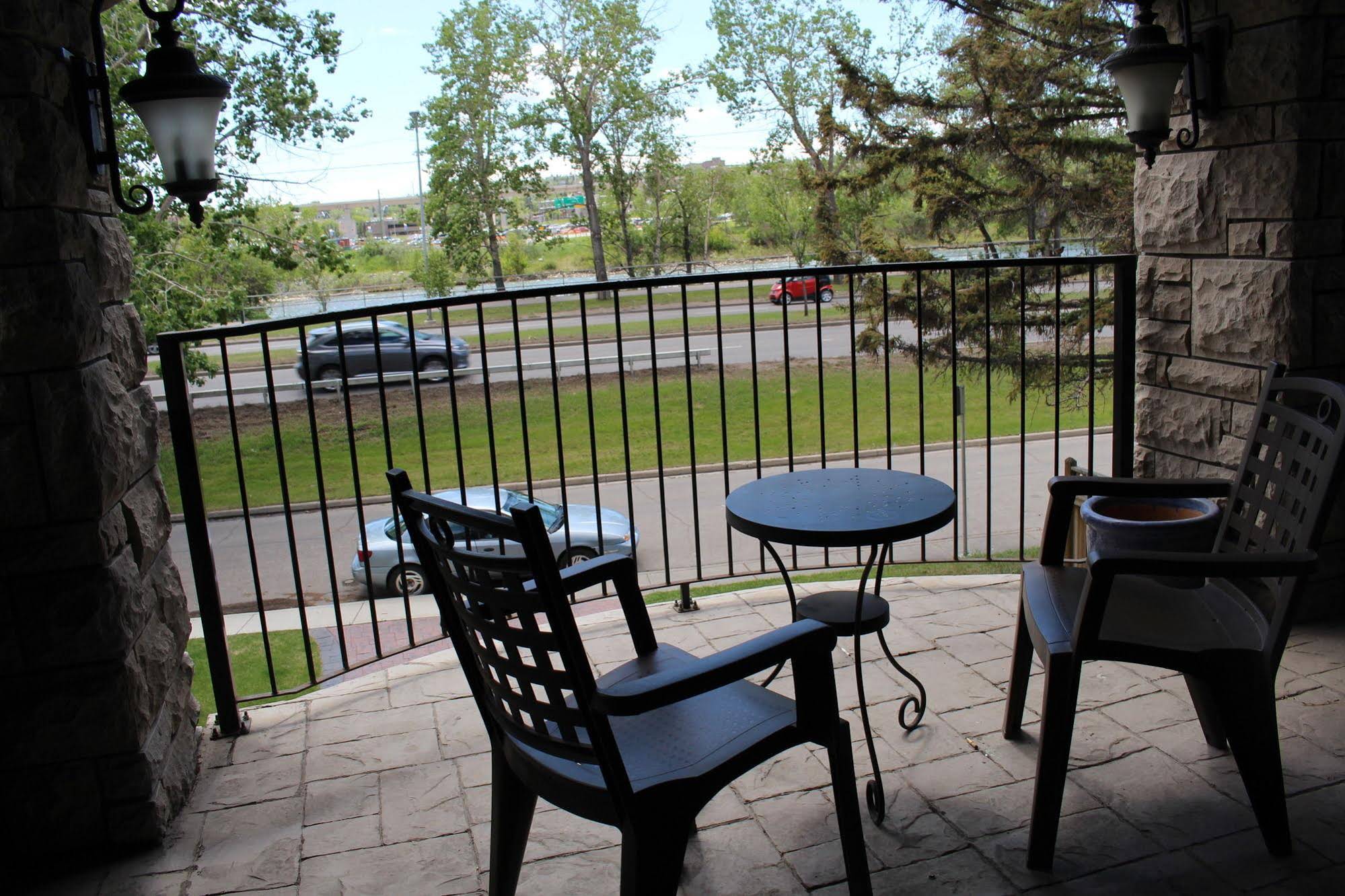 Westmount River Inn