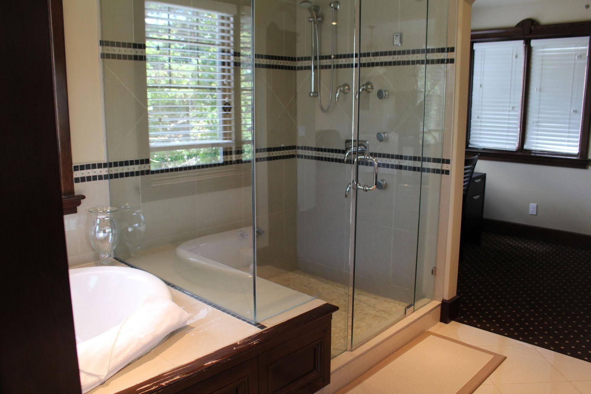 Westmount River Inn