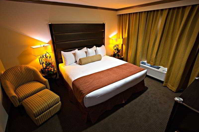 Camrose Resort Casino, BW Premier Collection
