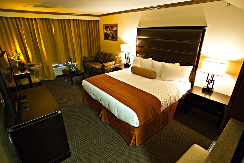 Camrose Resort Casino, BW Premier Collection