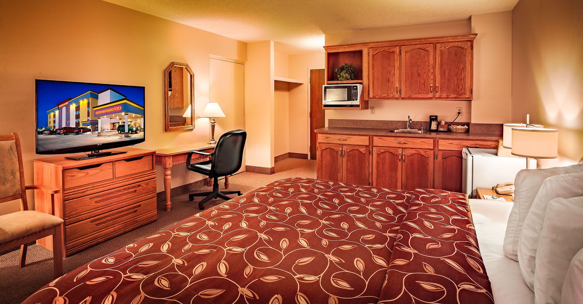 Days Inn & Conference Centre by Wyndham Camrose Norsemen