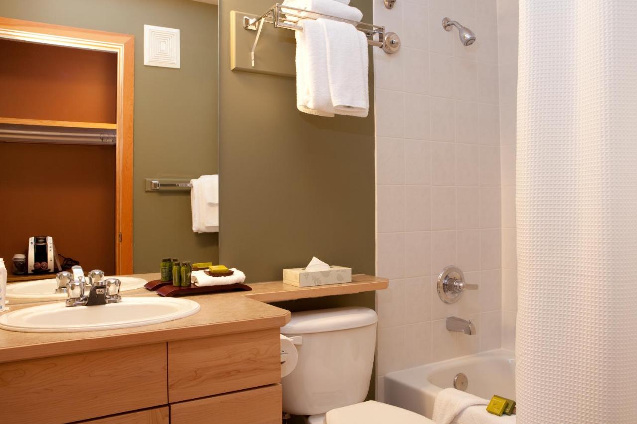Windtower Lodge & Suites