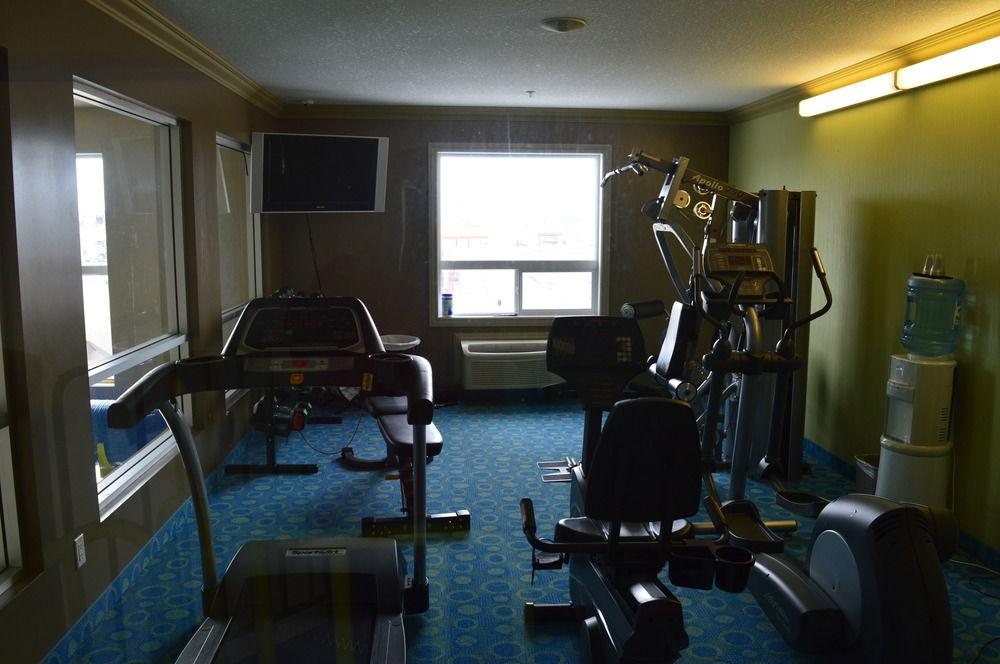 Redwood Inn & Suites
