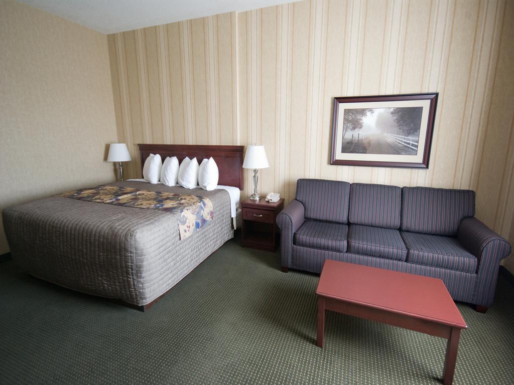 Redwood Inn & Suites