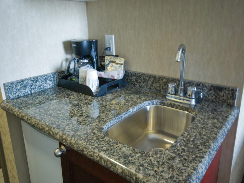 Redwood Inn & Suites