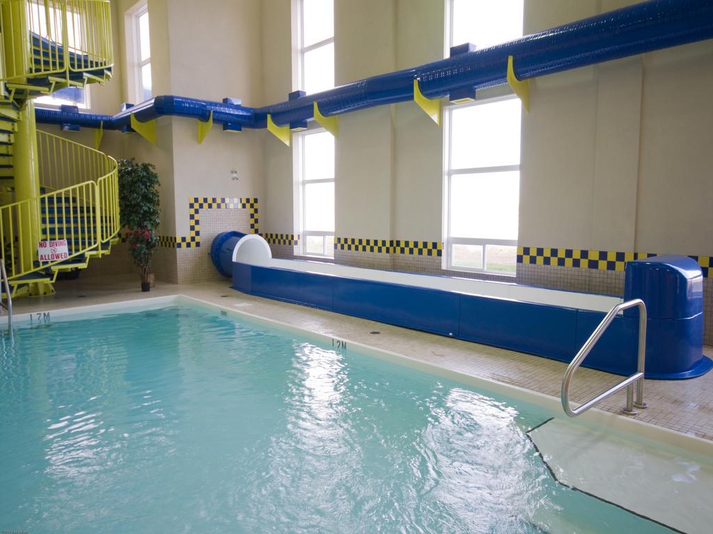 Redwood Inn & Suites