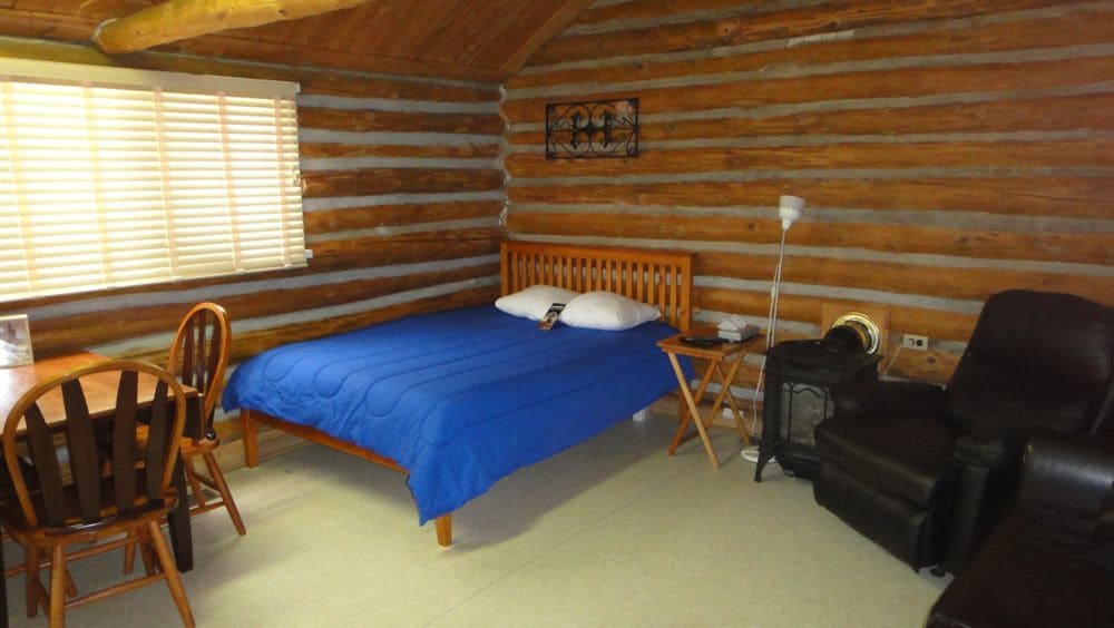 Christina Lake Lodge
