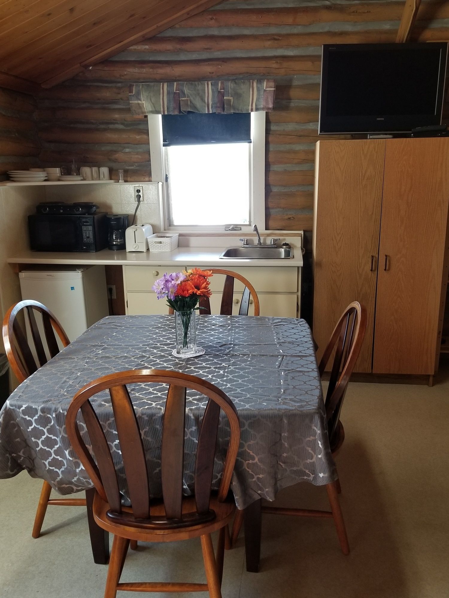 Christina Lake Lodge