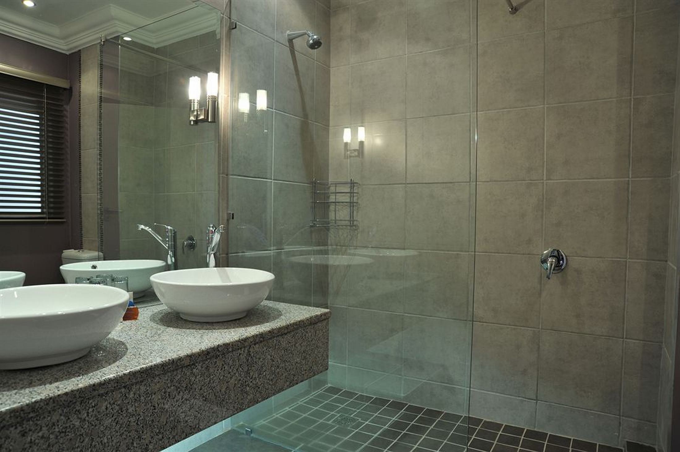 Econo Lodge Inn & Suites