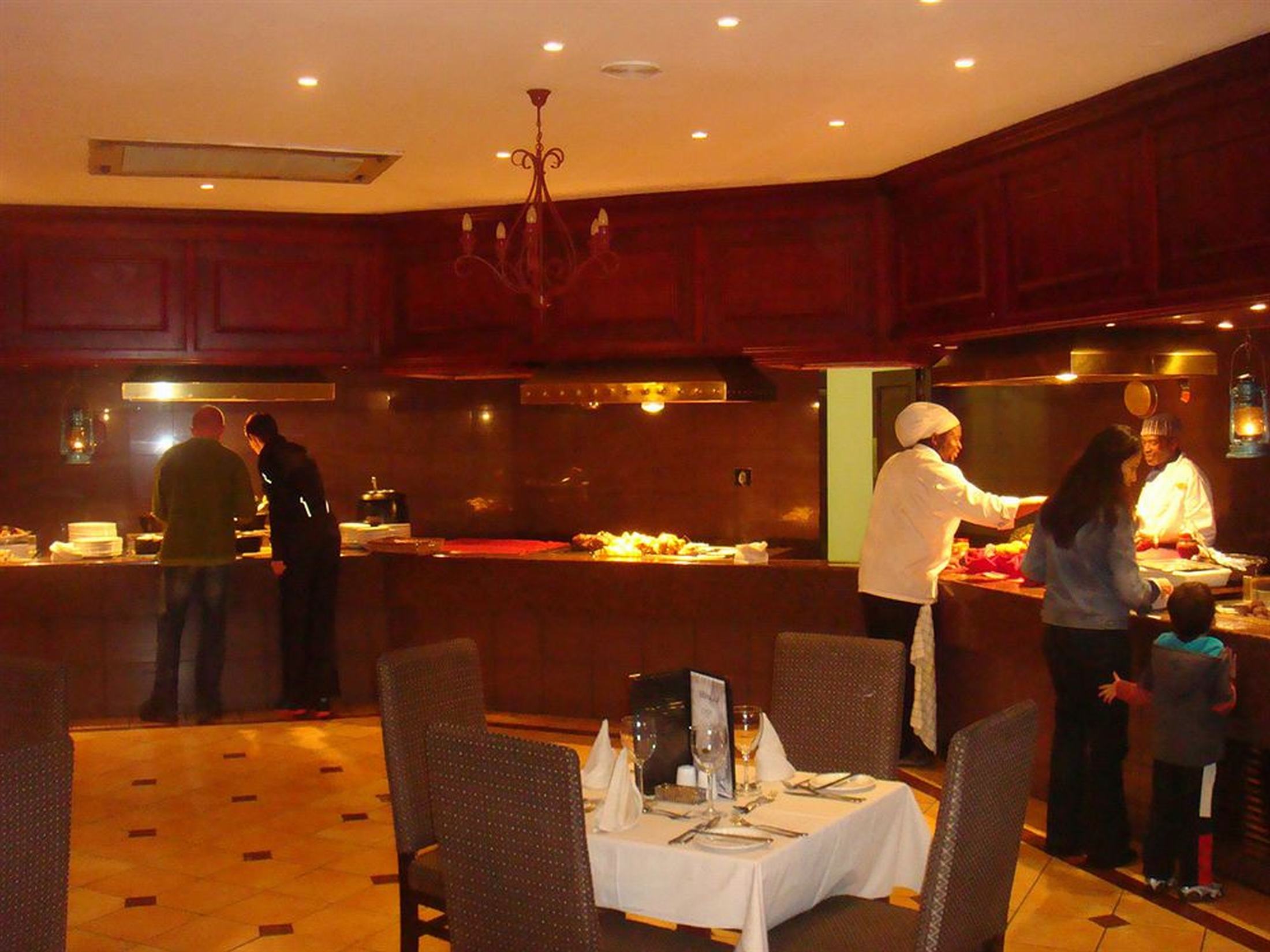 Econo Lodge Inn & Suites